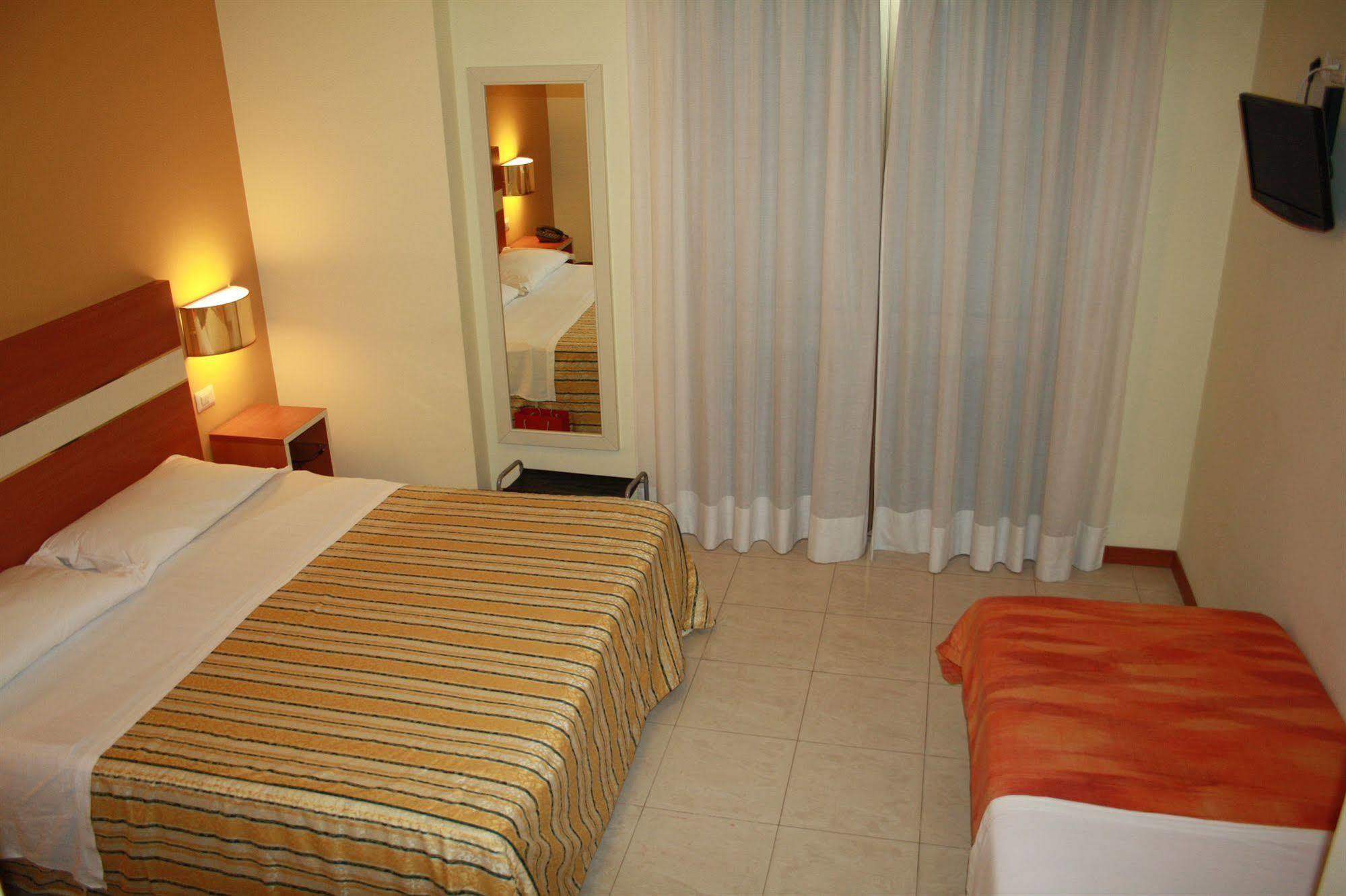 Hotel Gf Cesano Boscone Luaran gambar